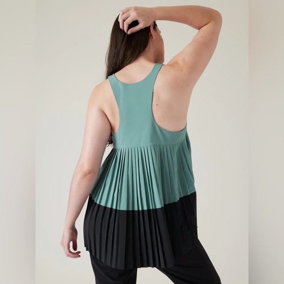 NWT! Athleta Deep Ocean Teal Swing Forward Pleated Tank - Multiple 🧡 - Picture 5 of 6